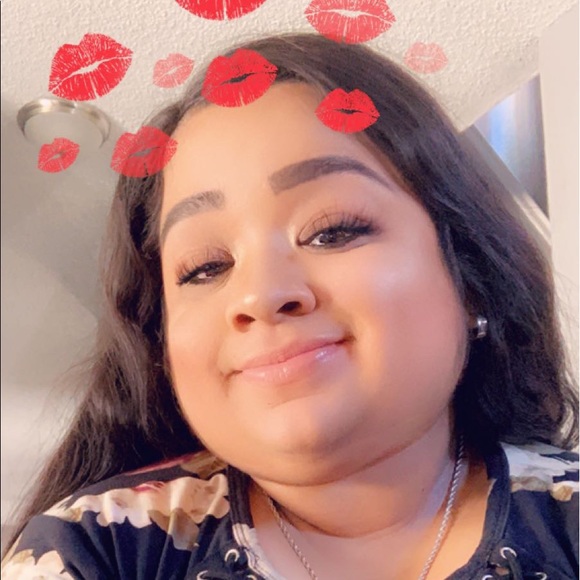 Meet your Posher, Melissa - Picture 1 of 1